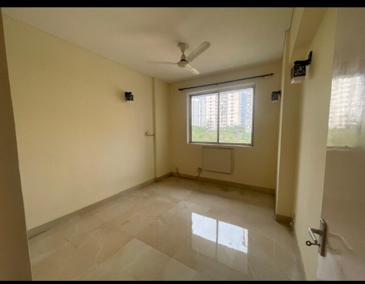 Room, dlf-the-carlton-estate 3 Bedroom 1350 Sq.Ft. Apartment In Dlf Phase V Gurgaon 8691497
