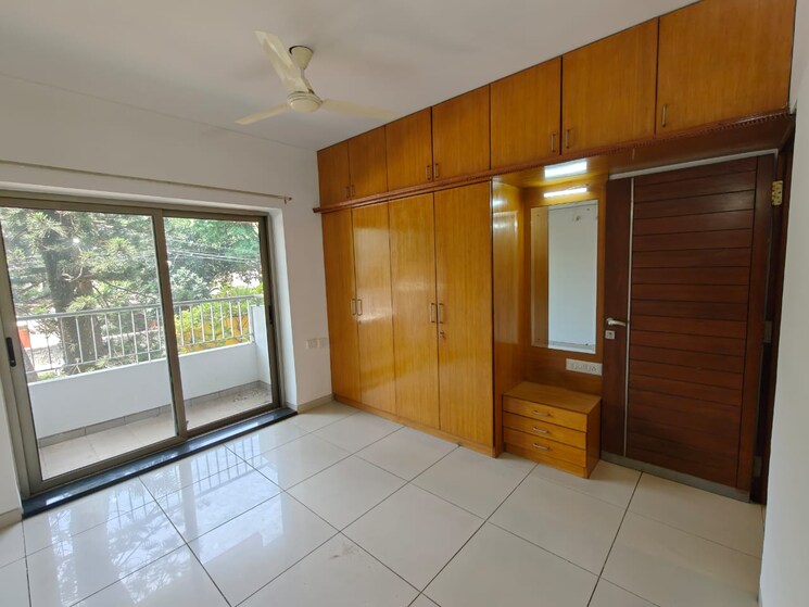 Room, acacia-lake-view 3 Bedroom 2215 Sq.Ft. Apartment In Halasuru Bangalore 8691496