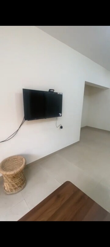 Furnished Amenities in 2 BHK Apartment at K Raheja Palm Court, Malad West – for Rent