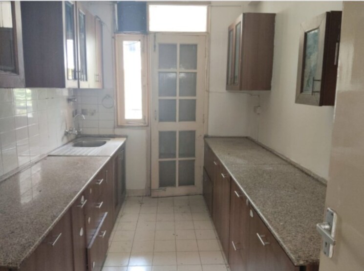 Kitchen, dlf-exclusive-floors 3 Bedroom 1500 Sq.Ft. Builder Floor In Sector 53 Gurgaon 8691656
