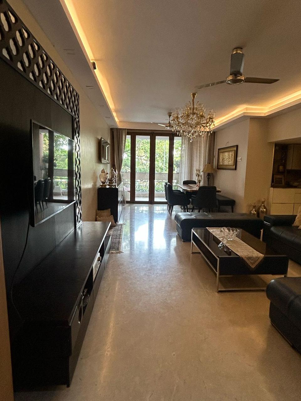 3 BHK 2000 Sq.Ft. Apartment in Lakeshore Manor