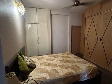 Bedroom in 3 BHK Apartment at Lakeshore Manor, Halasuru – for Rent