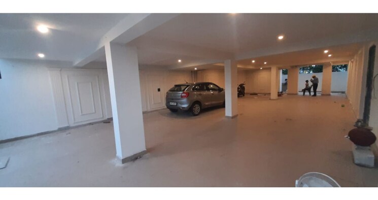  Parking, sector 81 4 Bedroom 280 Sq.Yd. Builder Floor In Sector 81 Faridabad 8691637