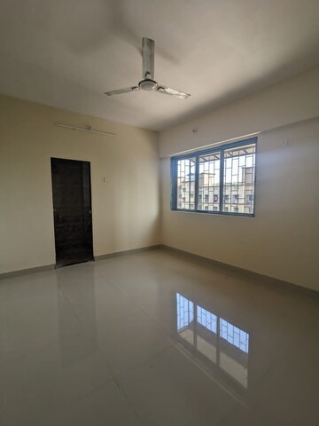 Room in 2 BHK Apartment at Ekta Tripolis, Goregaon West – for Rent