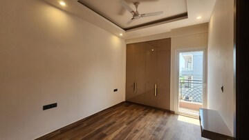 Room in 3 BHK Builder Floor at Anant Raj Ashok Estate, Sector 63a – for Rent