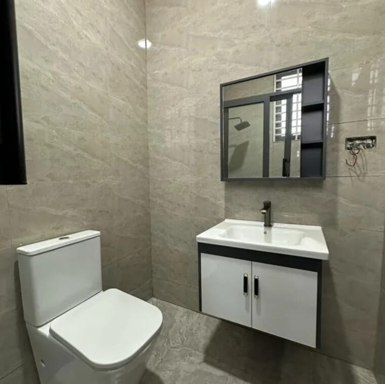 Attached Bathroom, sector 37 4 Bedroom 3150 Sq.Ft. Builder Floor In Sector 37 Faridabad 8691693