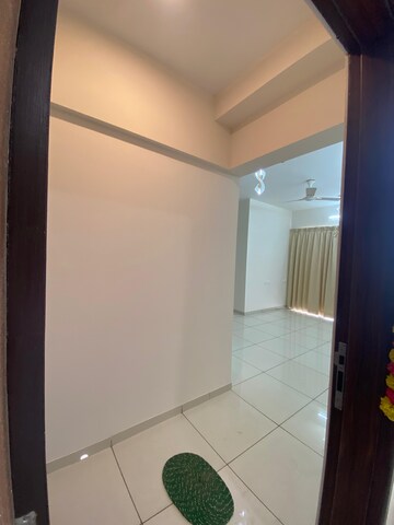 Room in 2 BHK Apartment at VJ YashOne Infinitee, Tathawade – for Rent