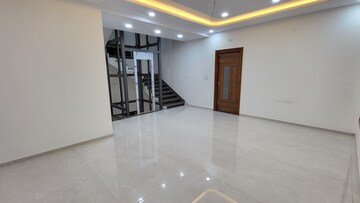 Room in 5 BHK Villa at Kapra – for Sale