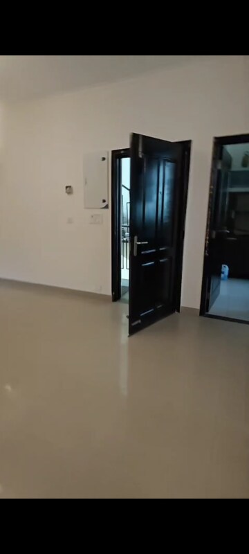 Room in 3 BHK Builder Floor at Ansal API Esencia, Sector 67 – for Rent