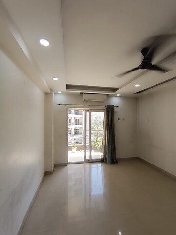 Room in 3 BHK Apartment at Sector 85 – for Rent