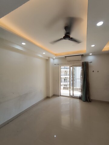 Room in 3 BHK Apartment at Sector 85 – for Rent
