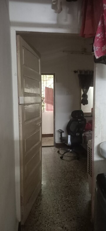 Bathroom in 1 BHK Apartment at Dombivli East – for Rent