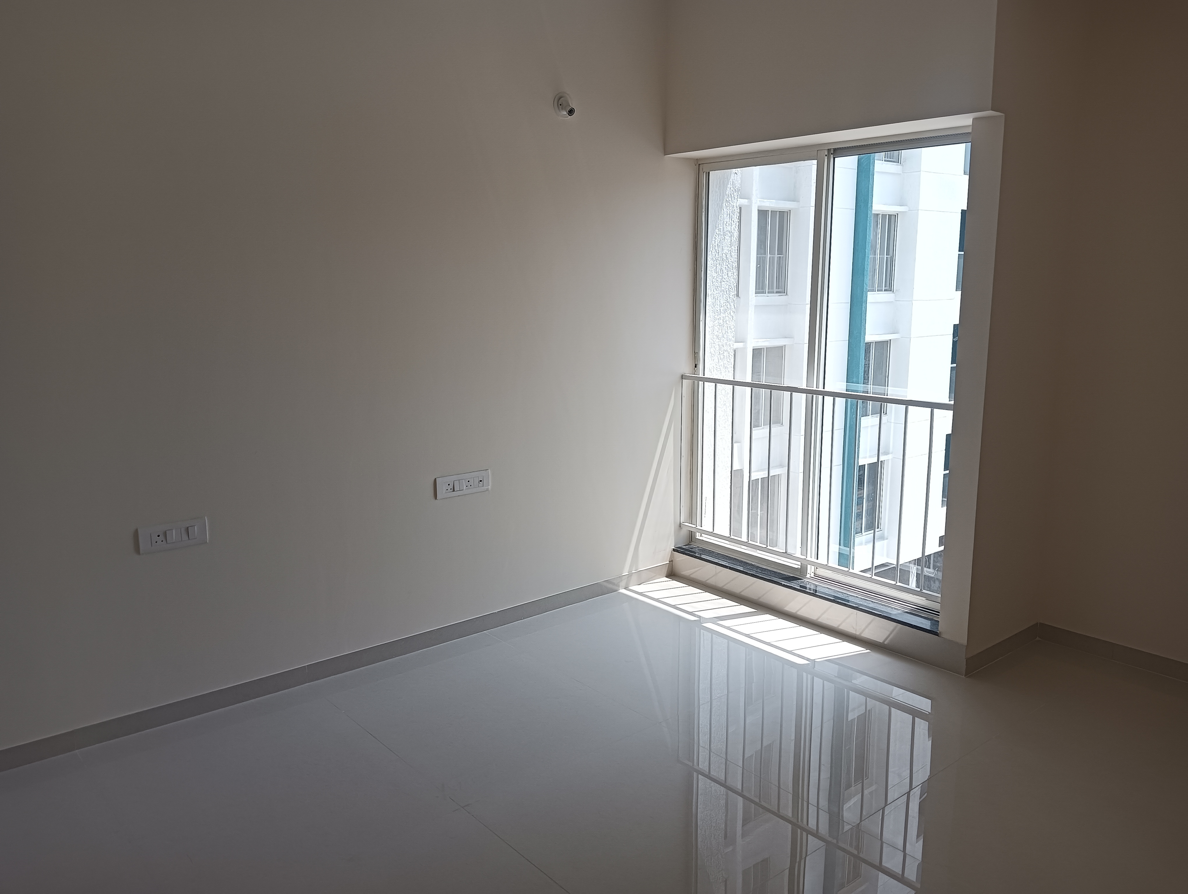 2 BHK + Extra Room Apartment For Rent in Megapolis Serenity