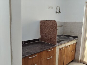Furnished Amenities in 3 BHK Apartment at Bptp Park Floors ii, Sector 76 – for Rent
