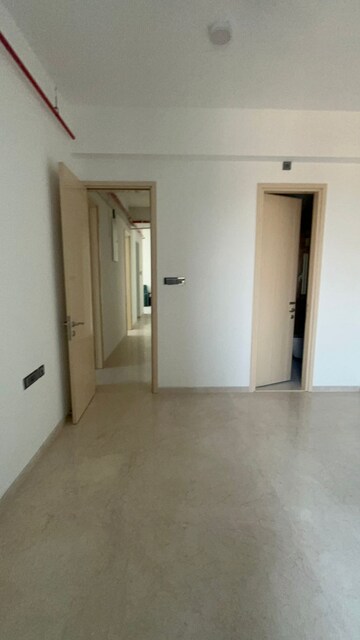 Room in 3.5 BHK Apartment at Marathon Monte South, Byculla West – for Rent