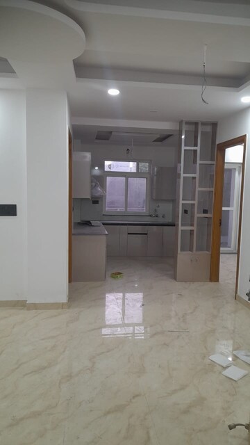 Room in 3.5 BHK Builder Floor at Sainik Colony – for Sale