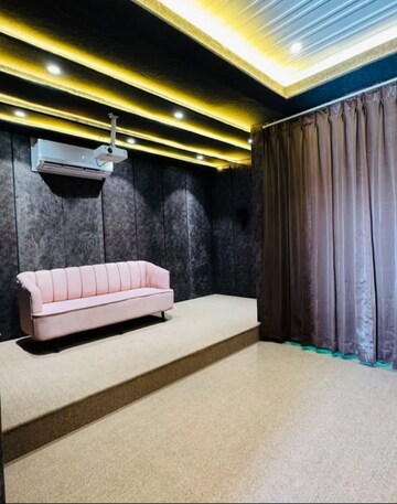 Bedroom in 5 BHK Builder Floor at Sector 35 – for Sale