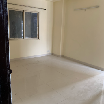 Room in 4 BHK Apartment at MKS La Royale, Indrapuram – for Rent