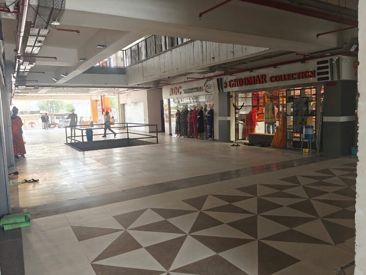  Parking, bank colony Commercial Shop 179 Sq.Ft. In Bank Colony Beawar 8691888