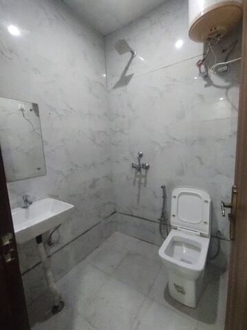 Bathroom in 1 RK Builder Floor at Ansal Sushant Lok I, Sector 43 – for Rent