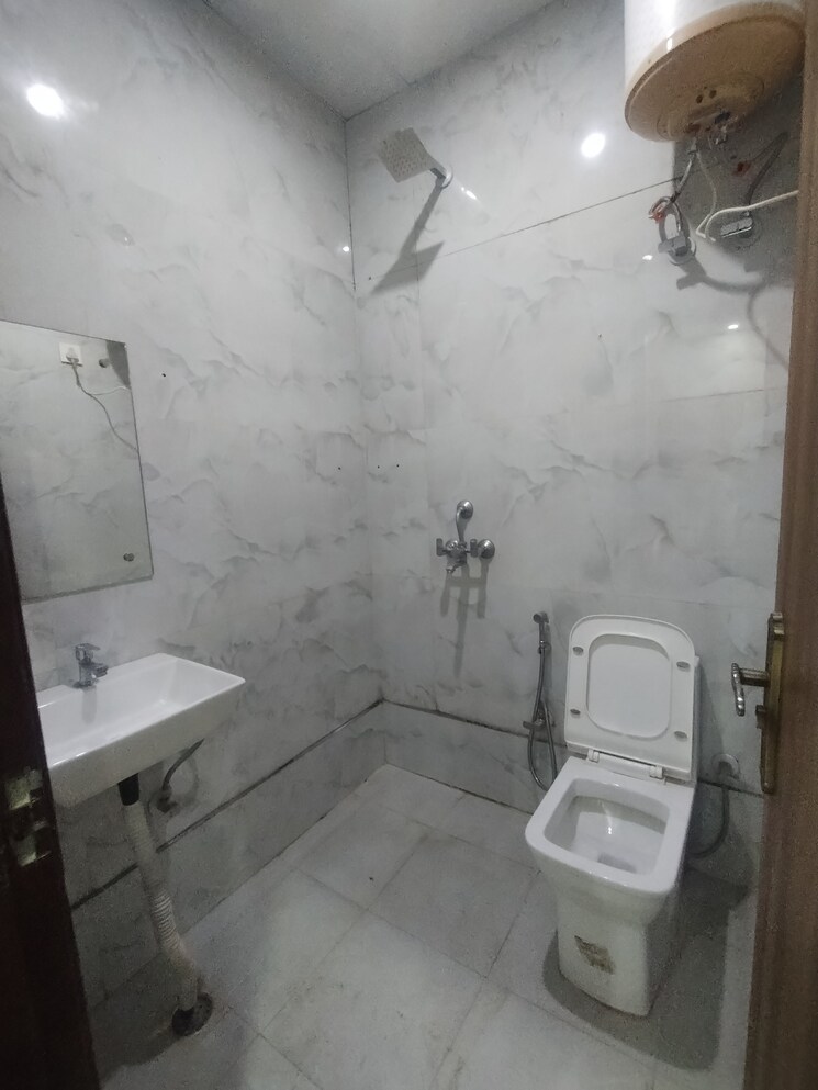 Bathroom, ansal-sushant-lok-i 1 RK 240 Sq.Ft. Builder Floor In Sector 43 Gurgaon 8691985