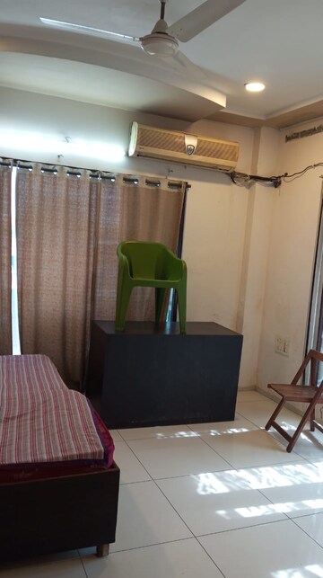 Master Bedroom in 4 BHK Builder Floor at Preet Vihar – for Rent