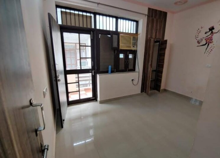 Room, sector 46 2 Bedroom 1200 Sq.Ft. Builder Floor In Sector 46 Gurgaon 8692022