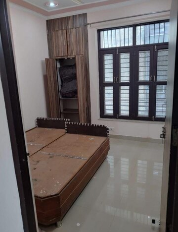 Kitchen in 2 BHK Builder Floor at Sector 46 – for Rent