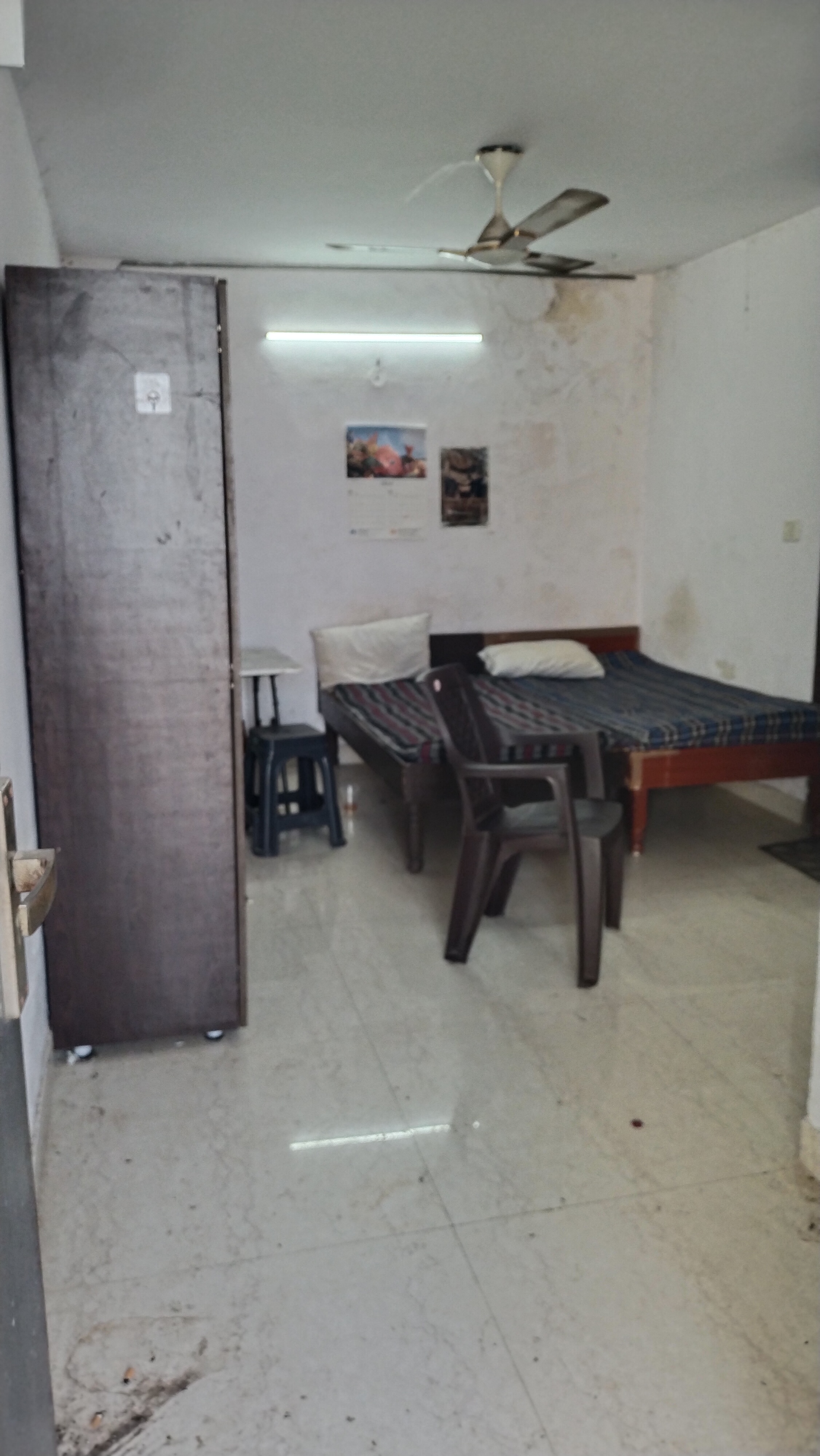 1 RkBuilder Floor For Rent in Saket