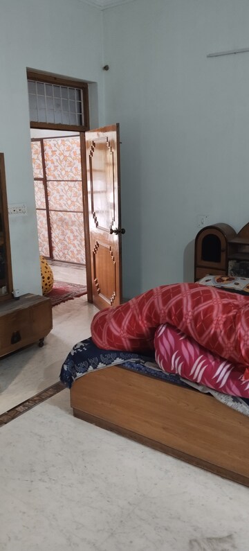 Room in  Pg at Dharampur Nehru Colony – for Rent