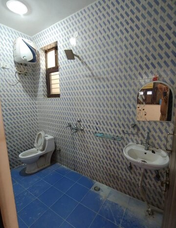 Bathroom in 2 BHK Builder Floor at Sector 46 – for Rent