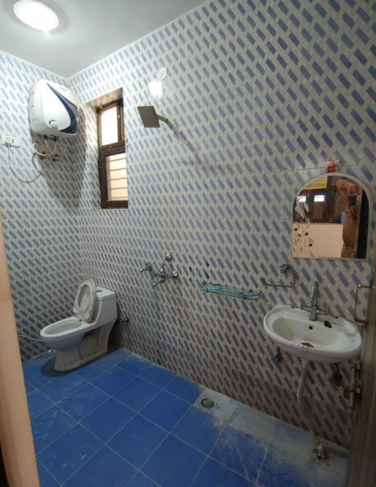 Bathroom, sector 46 2 Bedroom 1150 Sq.Ft. Builder Floor In Sector 46 Gurgaon 8692113