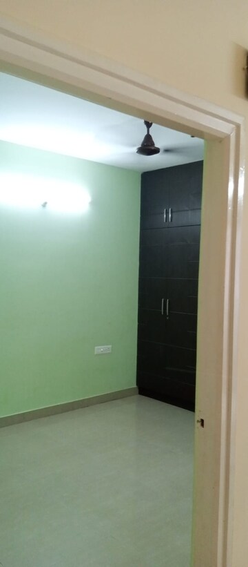 Room in 2 BHK Apartment at Rajapushpa The Retreat, Kokapet – for Rent