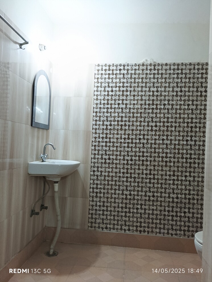 Bathroom, saket 1 Bedroom 450 Sq.Ft. Builder Floor In Saket Delhi 8692159
