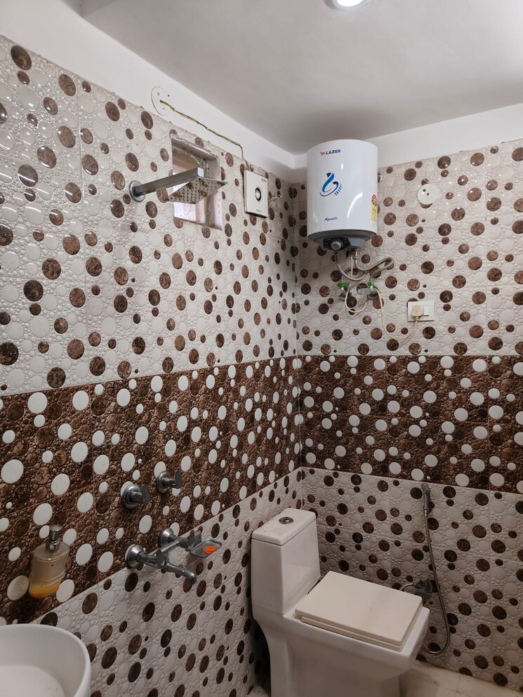Bathroom, as-tower 3 Bedroom 1800 Sq.Ft. Builder Floor In Sector 45 Gurgaon 8692173
