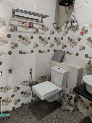 Master Bedroom in 3 BHK Builder Floor at AS Tower, Sector 45 – for Rent