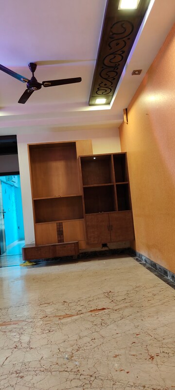 Furnished Amenities in 2.5 BHK Apartment at Oberoi Springs, Andheri West – for Rent