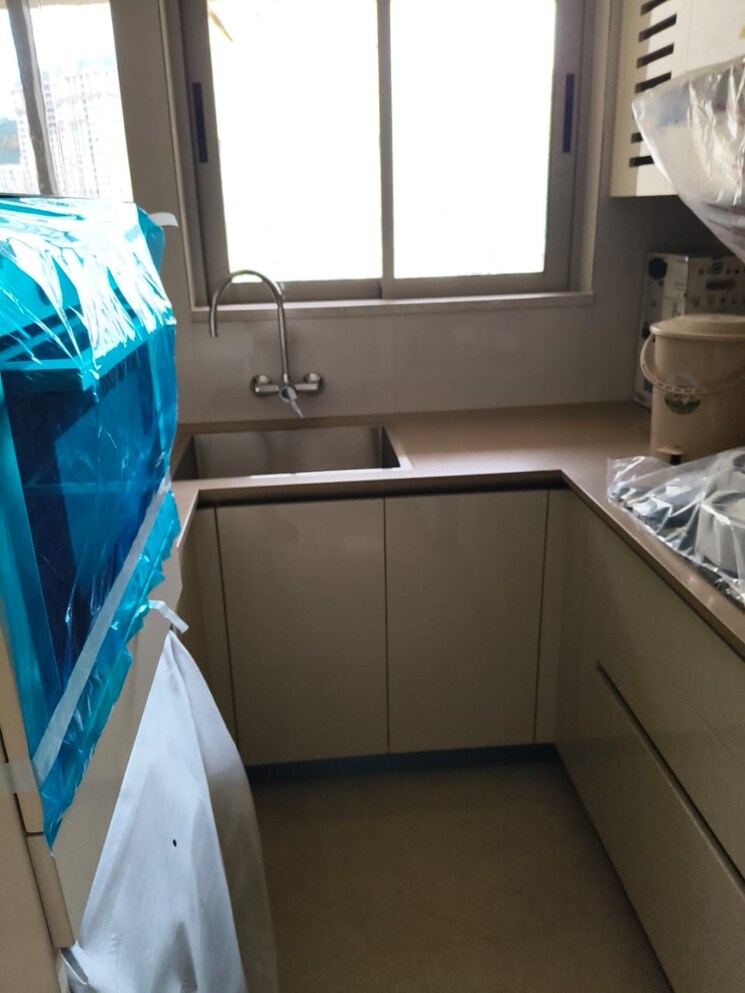 Balcony, castle-rock 2 Bedroom 629 Sq.Ft. Apartment In Powai Mumbai 8692726