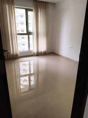 Room in 2 BHK Apartment at Castle Rock, Powai – for Rent
