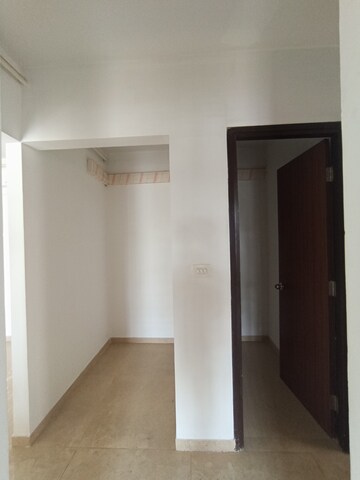 Room in 2 BHK Apartment at Lodha Lakeshore Greens, Dombivli East – for Rent