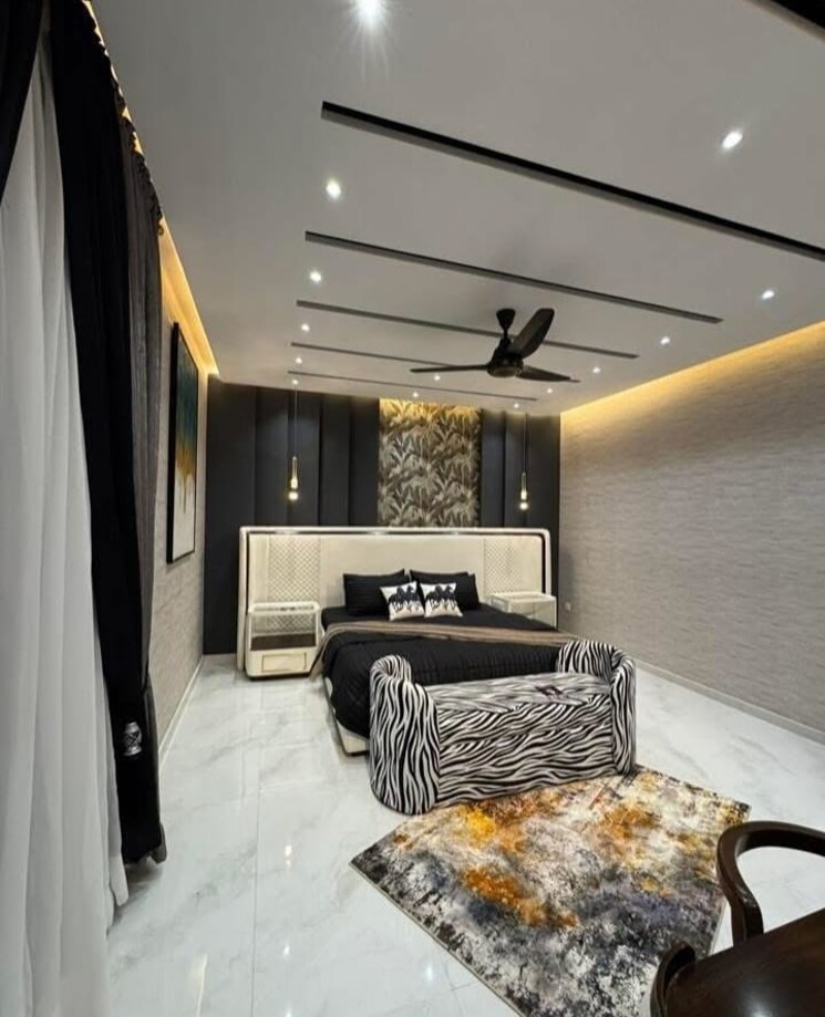  Parking, sector 32 4 Bedroom 4050 Sq.Ft. Builder Floor In Sector 32 Faridabad 8692315