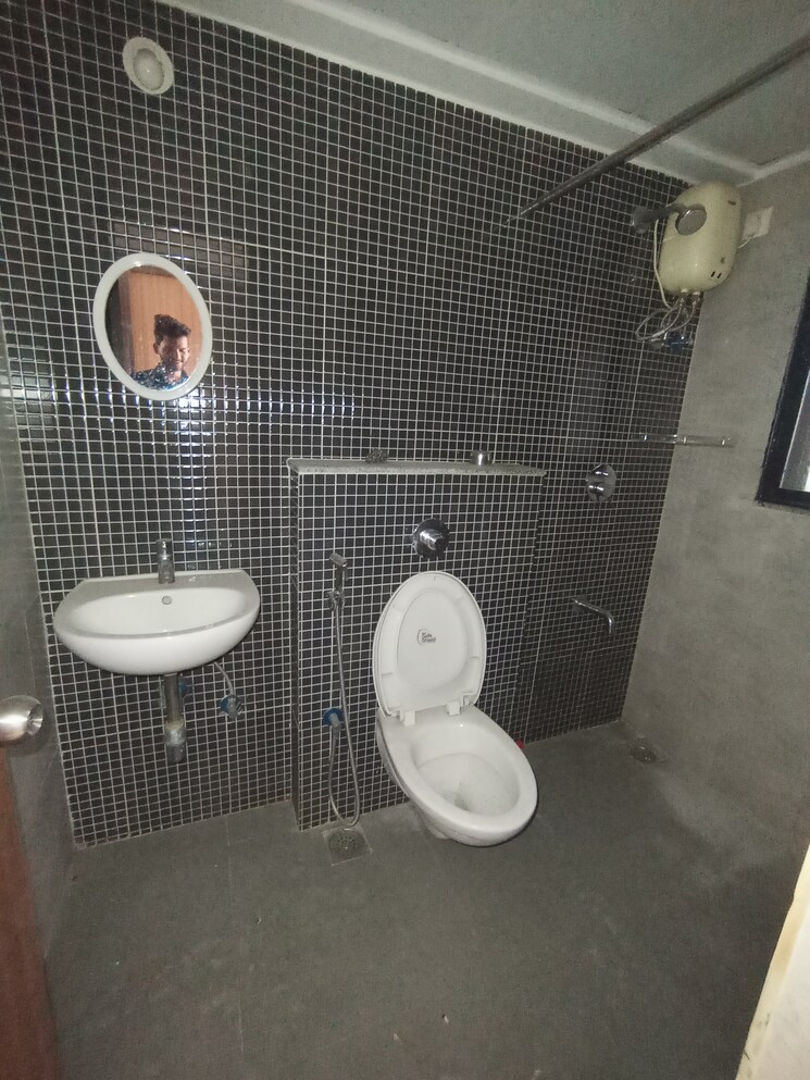 Bathroom, lodha-lakeshore-greens 2 Bedroom 738 Sq.Ft. Apartment In Dombivli East Thane 8692399