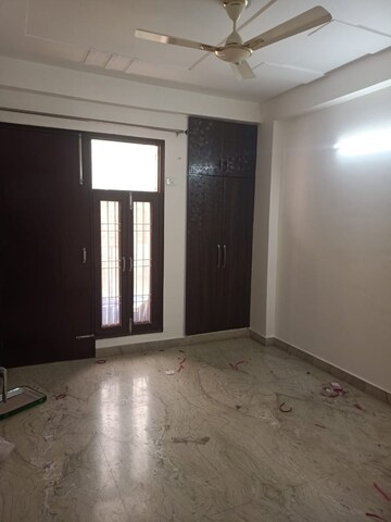 Room in 3 BHK Apartment at Sheikh Sarai – for Rent