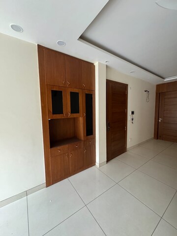 Room in 3 BHK Builder Floor at Sushant Lok 2, Sector 57 – for Rent
