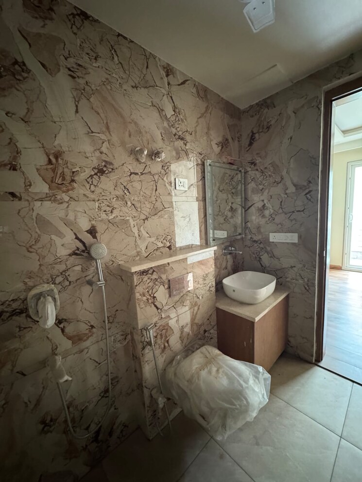 Bathroom, sushant-lok-2 3 Bedroom 1800 Sq.Ft. Builder Floor In Sector 57 Gurgaon 8692657