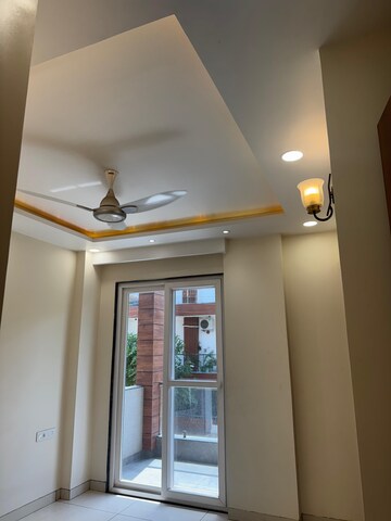 Furnished Amenities in 3 BHK Builder Floor at Sushant Lok 2, Sector 57 – for Rent