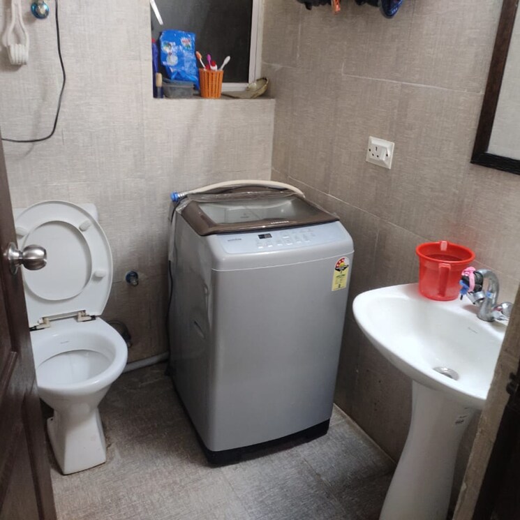 Bathroom, aditya-urban-homes 1 Bedroom 585 Sq.Ft. Apartment In Shahpur Bamheta Ghaziabad 8692640