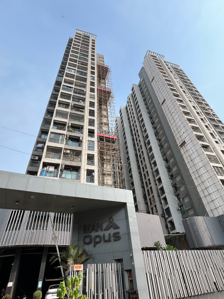 2 BHK Apartment For Sale in Man Opus