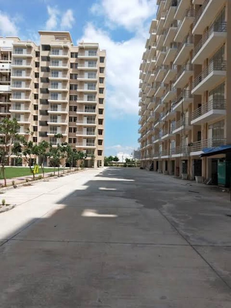 Exterior View, breez-global-heights 2 Bedroom 1000 Sq.Ft. Apartment In Sohna Sector 33 Gurgaon 8692720