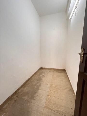 Room in 2 BHK Apartment at Sector 18 Dwarka – for Rent